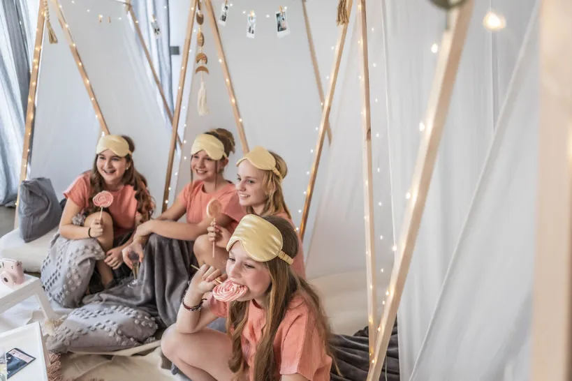 Půjčovna přespávacích stanů pro děti BOHO Praha Little Glampi (15)